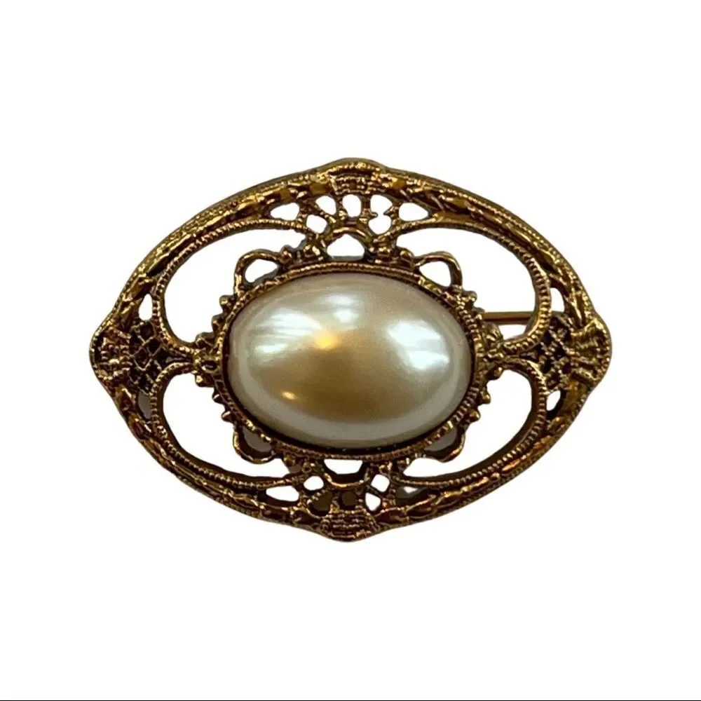 1928 Vintage Victorian Revival Faux Pearl Pin